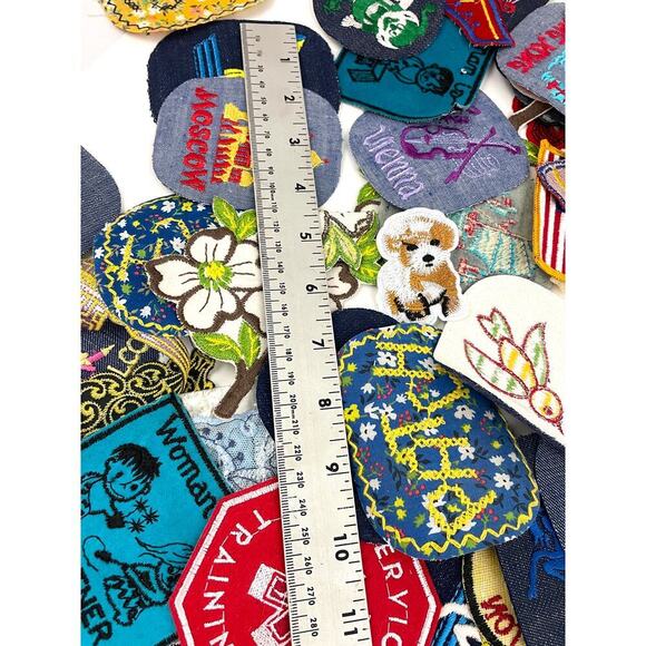 150 PC Assorted Sewing Applique Patches Iron on Sew On NEW Mixed Sequin Crafting - Picture 10 of 16
